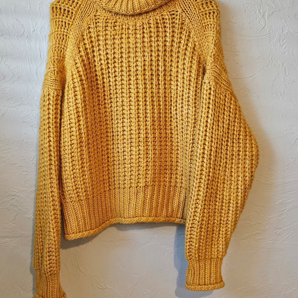 H&M Mustard‎ Yellow Chunky Knit Cropped Turtleneck Sweater